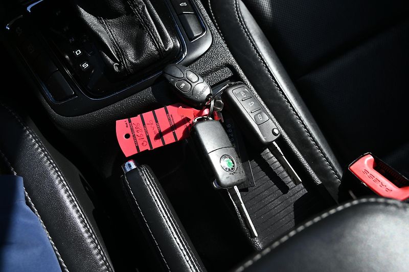 Škoda Superb 2.0TDI 125KW DSG Rezervace - fotka 18 z 56