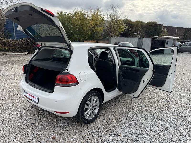 Volkswagen Golf 1,4TSi,rezervace - fotka 13 z 34