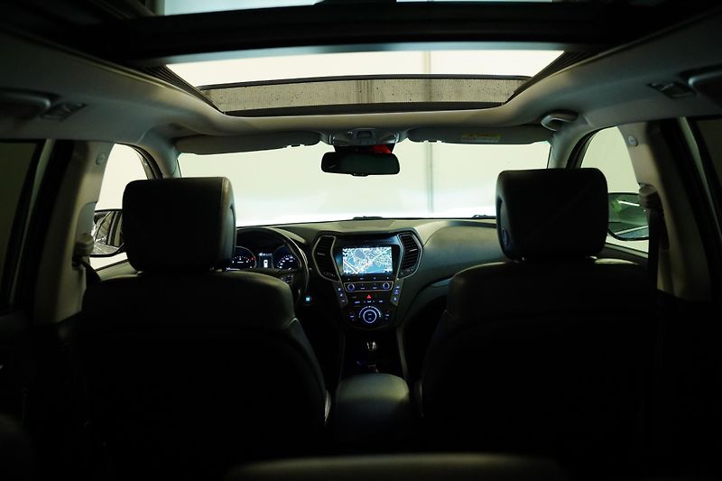 Hyundai Grand Santa Fe - fotka 24 z 29