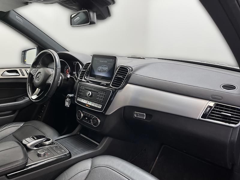 Mercedes-Benz GLS 350d 4MATIC AMG Line - fotka 15 z 25