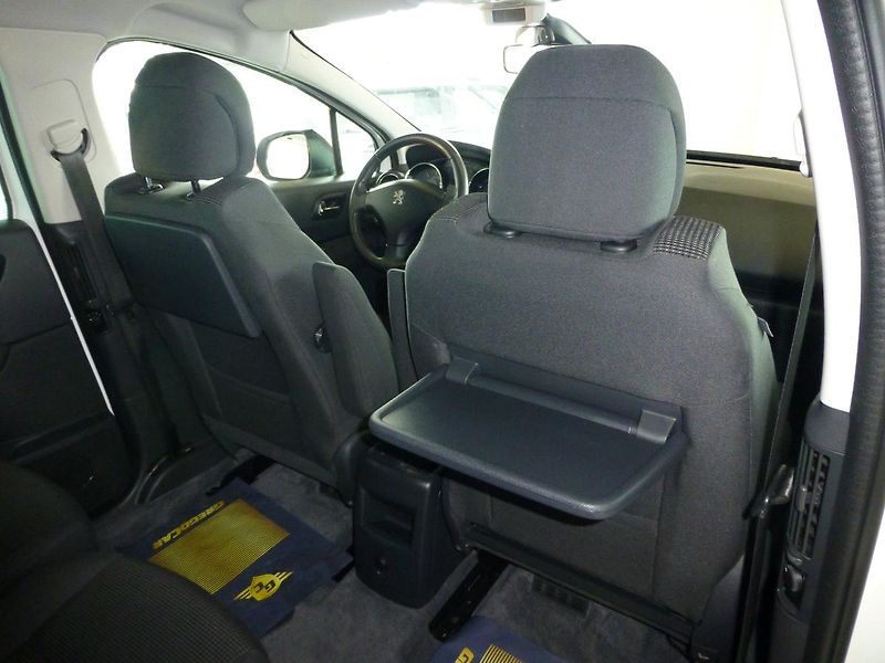 Peugeot 5008 (2014) 1,6HDI*NAVIGACE.*PARKS**NEW - fotka 23 z 24