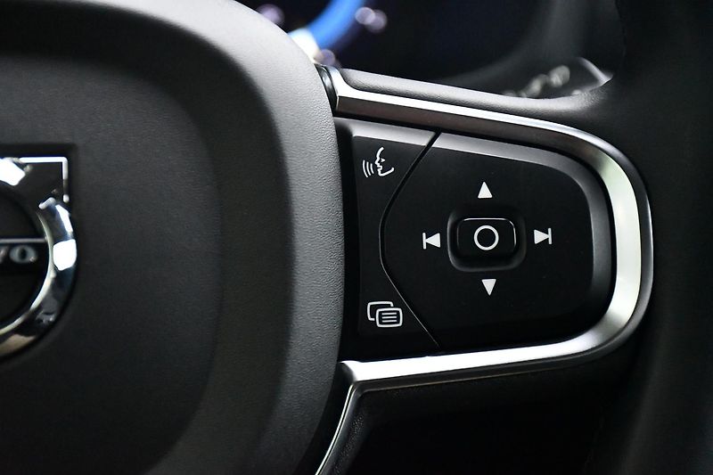 Volvo V60 2.0B4 LED NAV TAŽNÉ - fotka 27 z 49
