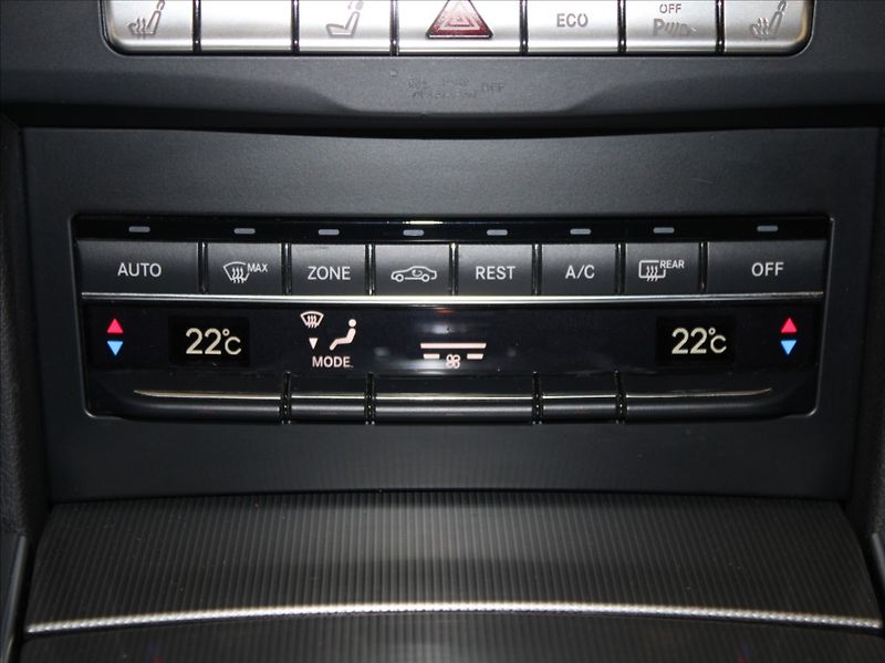 Mercedes-Benz Třídy E E350cdi 4M AMG Pano.Tažné   3, - fotka 16 z 27