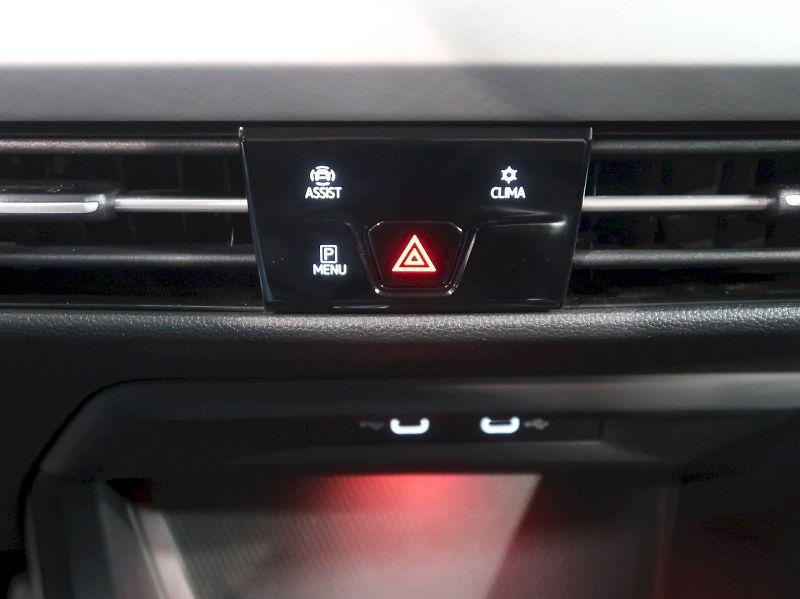 Volkswagen Golf (2021) LIFE 2.0TDI 85KW - fotka 31 z 38