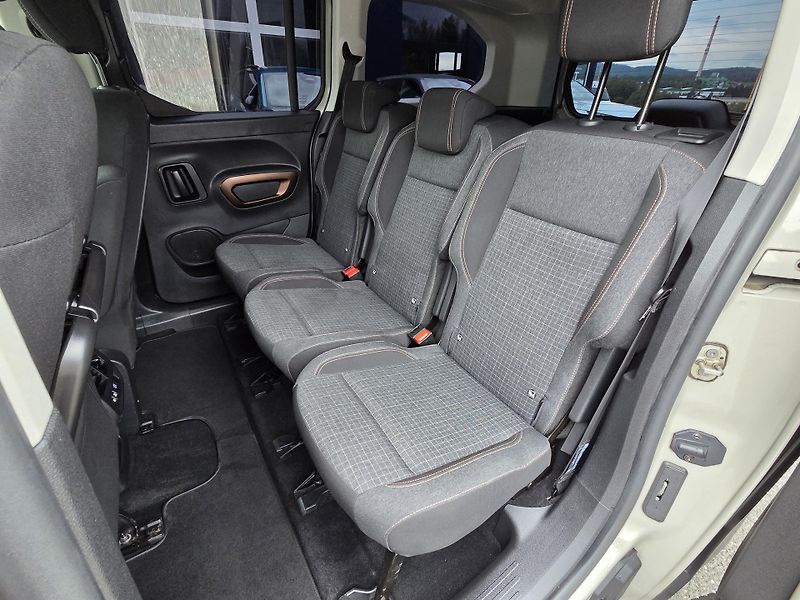 Peugeot Rifter (2020) 1.5 BHDi 130 LONG GTline MAN6 - fotka 10 z 32