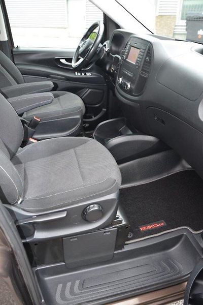 Mercedes-Benz Vito 116 CDi 7 míst, automat 7G  - fotka 23 z 41