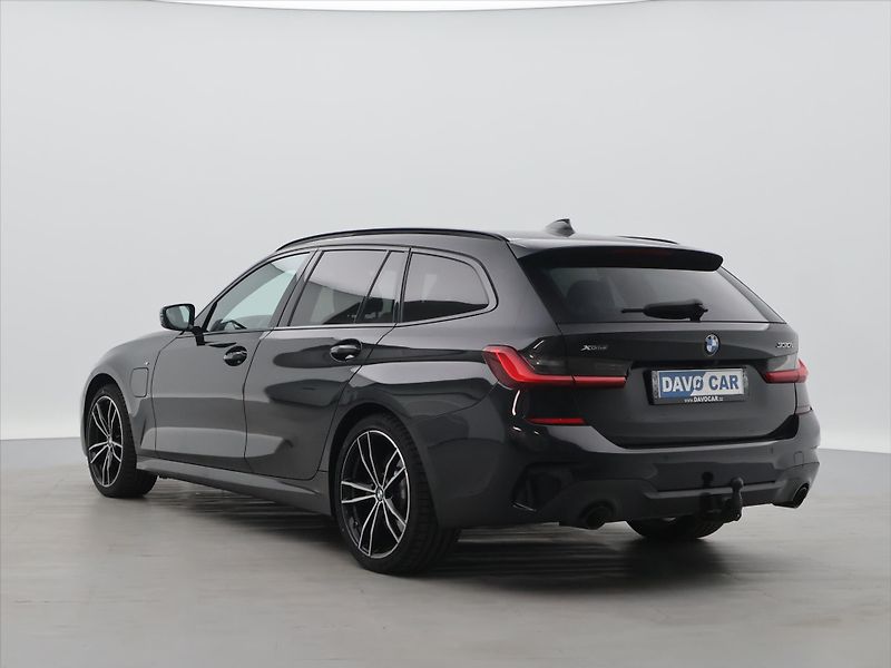 BMW Řada 3 2,0 330e xDrive M-Paket Laser - fotka 5 z 40