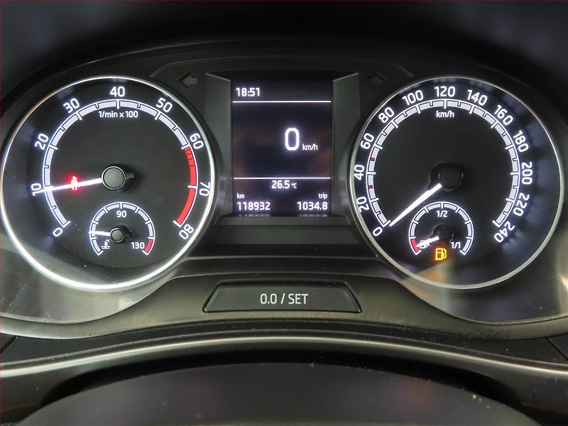 Škoda Fabia (2020) Style 1.0 TSI, Tempomat - fotka 11 z 14