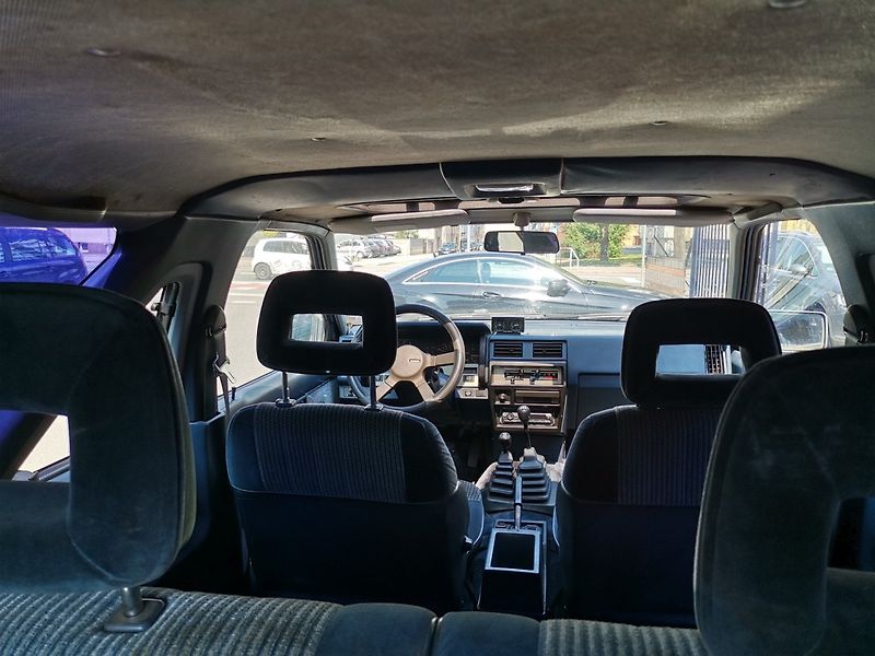 Nissan Pathfinder (1989) 3.0i V6 Terrano I D21 4x4 3dv. - fotka 18 z 30