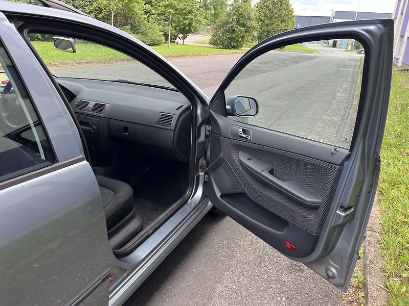 Škoda Fabia 1,4i 16V /74kW/1.maj./servis. - fotka 21 z 30