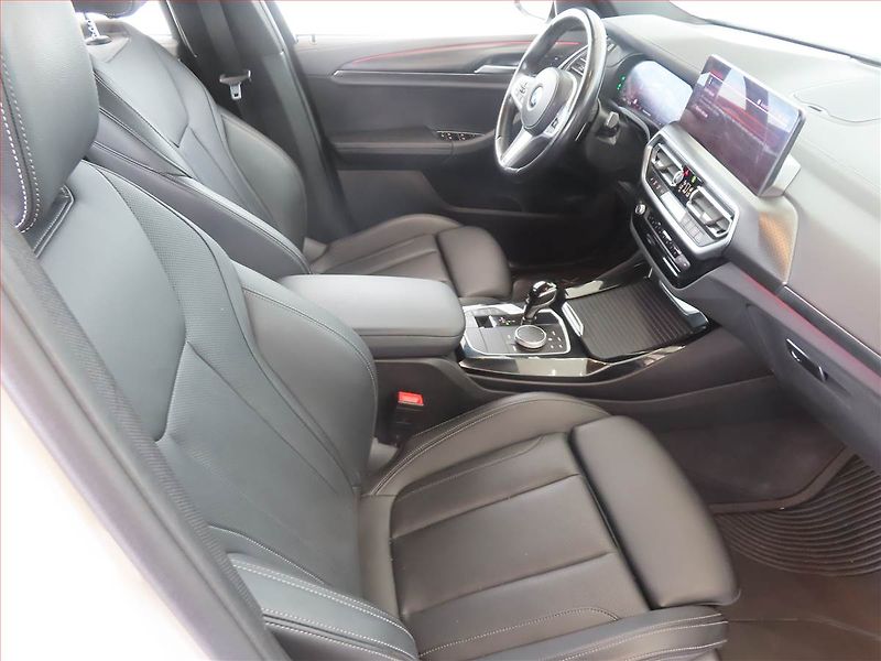 BMW X3 (2022) xDrive30i - fotka 9 z 14