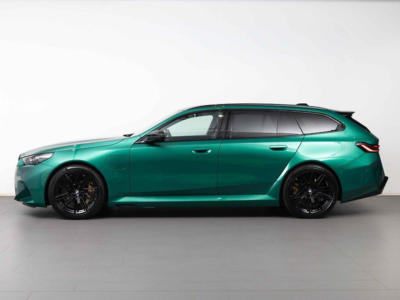 BMW M5 Touring - fotka 2 z 13