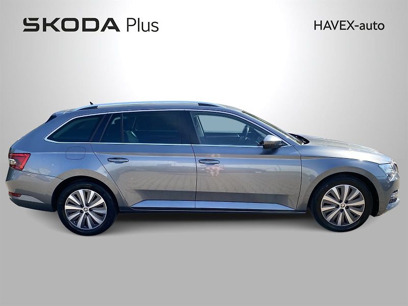 Škoda Superb (2023) Combi 2.0 TDI DSG Style - fotka 33 z 34