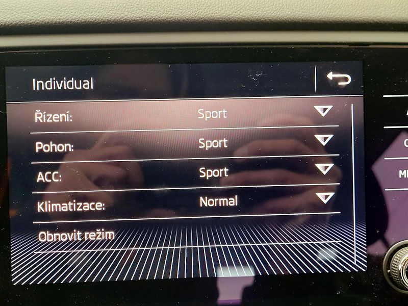 Škoda Octavia TDi 4x4 SERV.KNÍŽKA,CEBIA    - fotka 43 z 61