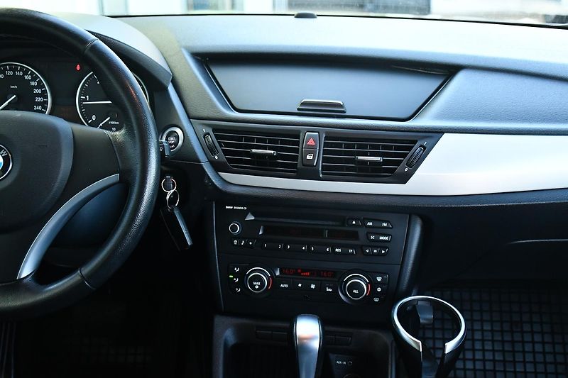 BMW X1 xDrive18d 2xKOLA - fotka 11 z 37