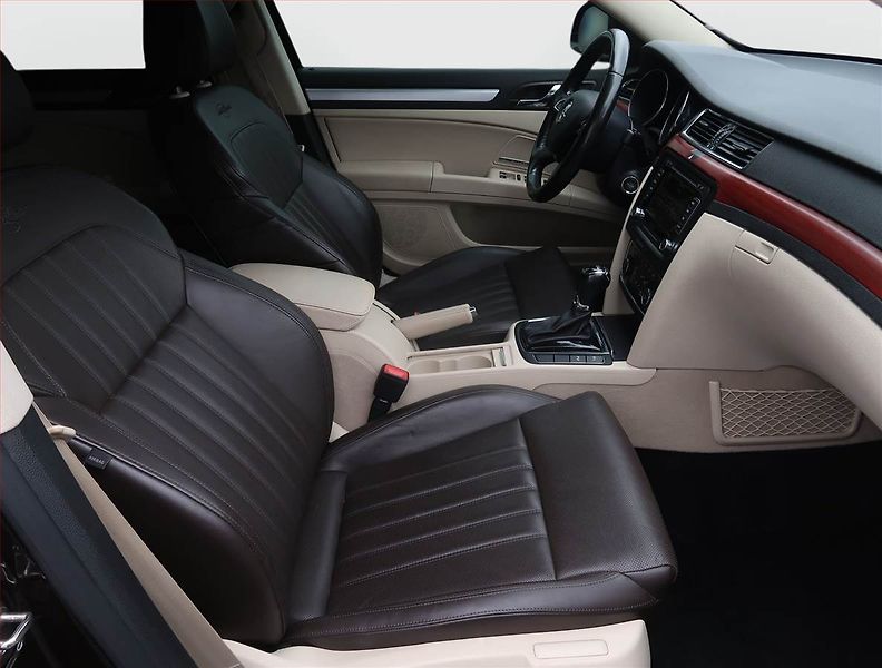 Škoda Superb (2013) Elegance 2.0 TDI, Automat - fotka 9 z 23