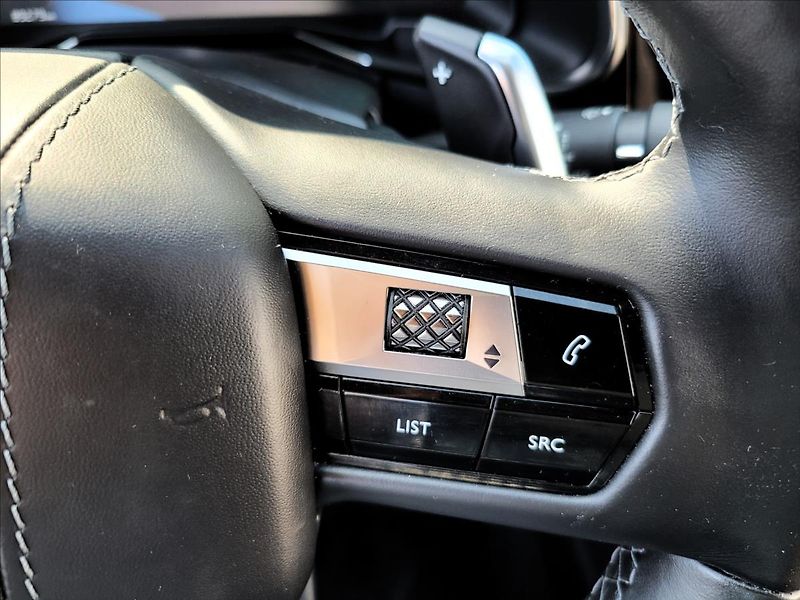 DS Automobiles DS7 Crossback 1,6 Louvre PHEV,4x4,kůže,LED - fotka 20 z 41