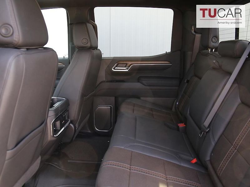 Chevrolet Silverado (2025) High Country 6.2 V8  - fotka 40 z 47