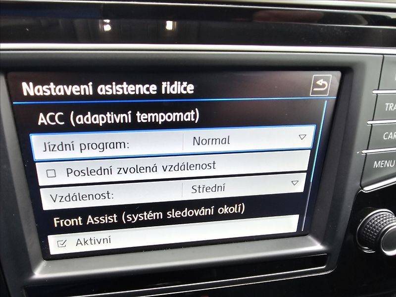 Volkswagen Passat B8 2,0 TDi 110KW Highline - fotka 22 z 45