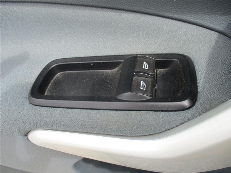 Ford Fiesta 1,2 i,klima.serv.kniha, - fotka 19 z 29