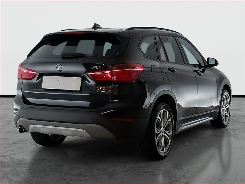 BMW X1 (2016) Premium sDrive18d, Automat - fotka 5 z 17