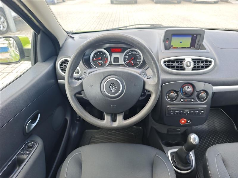 Renault Clio 1,2 16V  Authentique - fotka 16 z 19