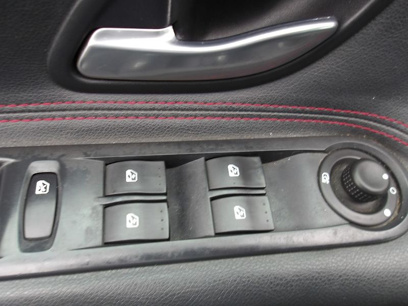 Renault Espace 2,0DCi 110kW 2 x ALU KOLA - fotka 22 z 36
