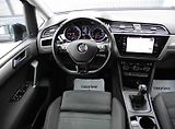 Volkswagen Touran 2,0 TDi Highline Navi - náhled 11