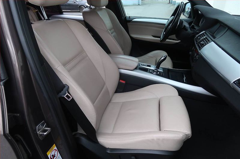 BMW X5 (2013) xDrive30d, 4X4, Automat - fotka 9 z 26