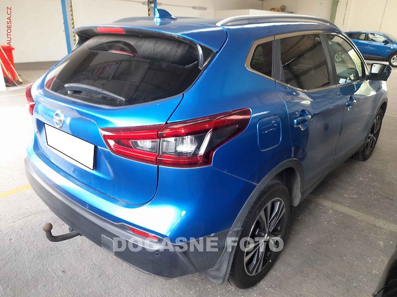 Nissan Qashqai (2018) 1.2DiG-T, ČR, servis.kniha - fotka 2 z 3