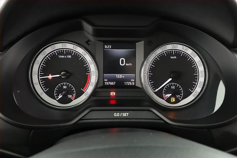 Škoda Octavia (2018) Style 1.6 TDI, ČR,1.maj - fotka 10 z 14