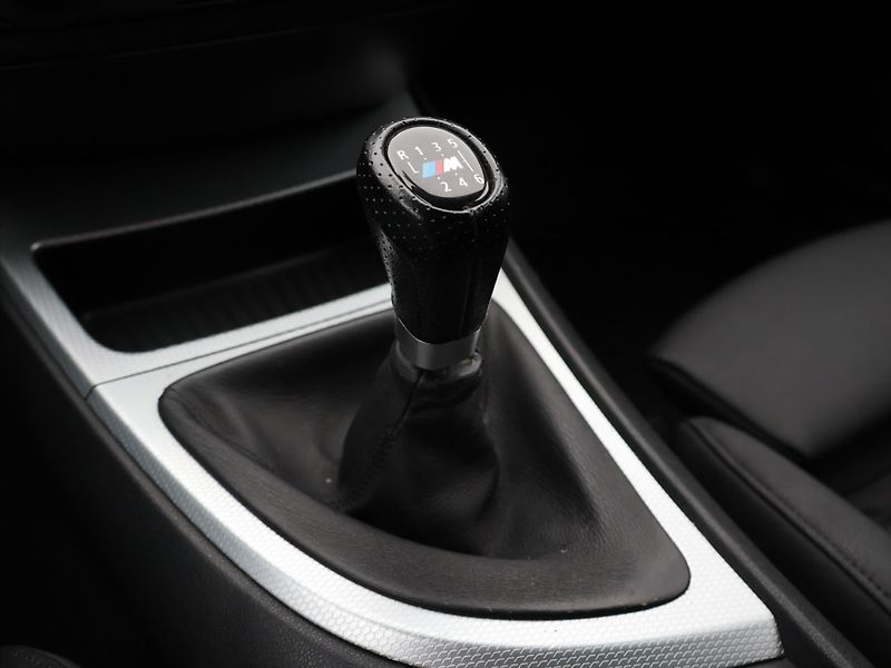 BMW Řada 1 3,0 130i 209kW Aut.Klima - fotka 17 z 25
