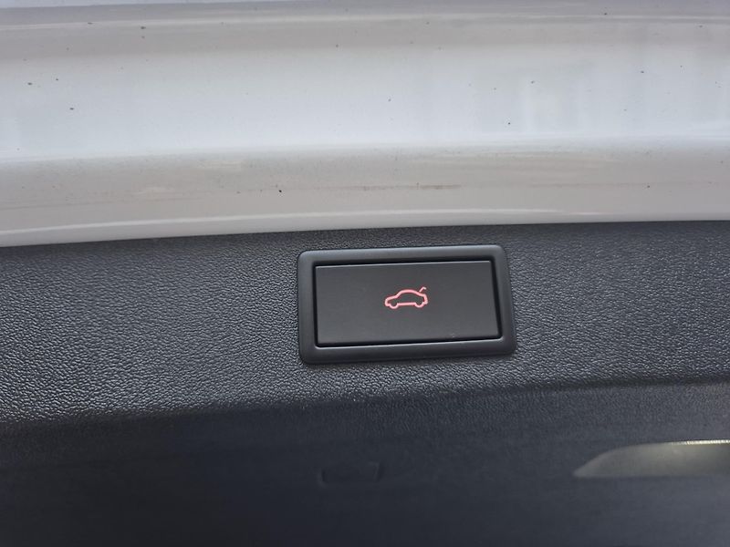 Škoda Enyaq 150kw, iV80 19ALU SOH 94% - fotka 43 z 47