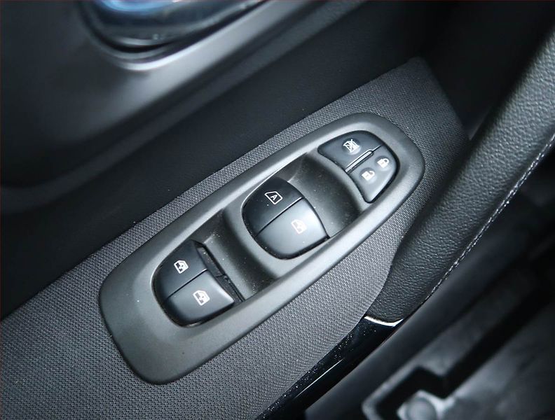 Renault Kadjar (2017) 1.2 TCe, Automat, ČR,1.maj - fotka 16 z 20