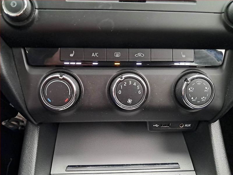 Škoda Octavia (2015) Ambition 1.4 TSI, ČR,1.maj - fotka 13 z 17