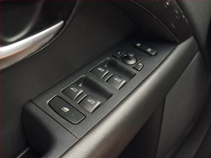 Volvo V70 (2011) 2.0 T, Serv.kniha, Tempomat - fotka 17 z 18