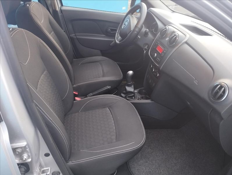 Dacia Sandero 1,2 Mpi 1maj,servis jen - fotka 8 z 14