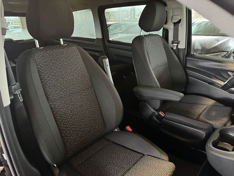 Mercedes-Benz Vito eVito TOURER 129 90kwh DPH - fotka 18 z 18