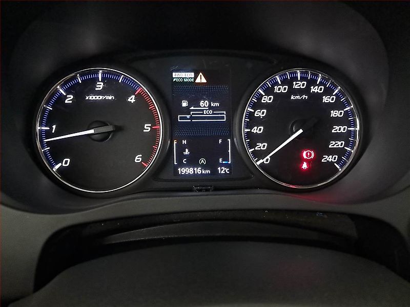 Mitsubishi Outlander (2018) 2.2 DI-D, 4X4, 7 míst, Kůže - fotka 11 z 23