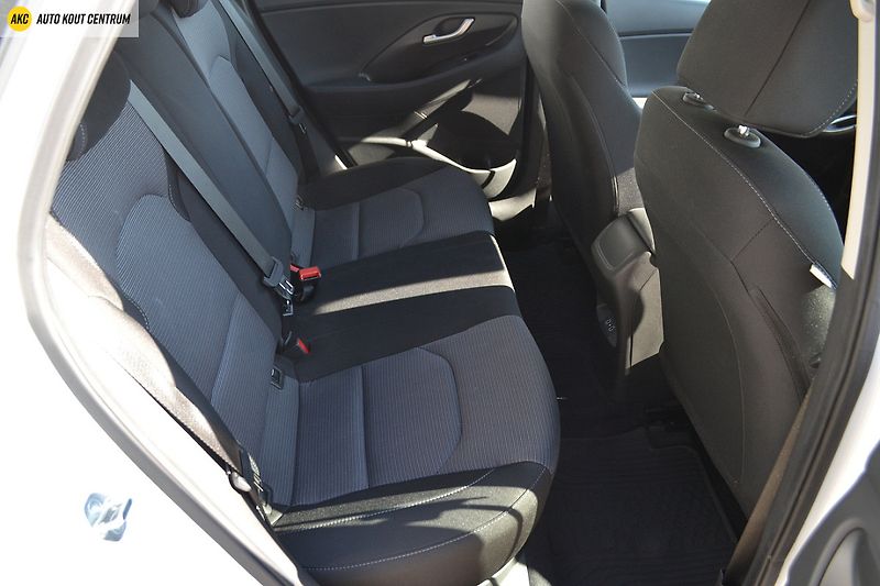 Hyundai i30 WG 1,5I MT SMART FL NAVI - fotka 14 z 45