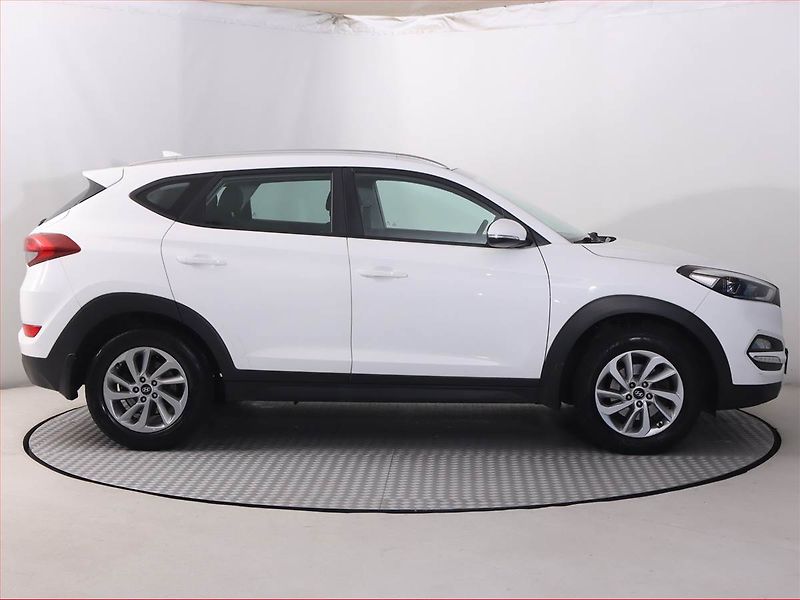 Hyundai Tucson (2018) Family 1.6 GDI, Serv.kniha - fotka 6 z 18