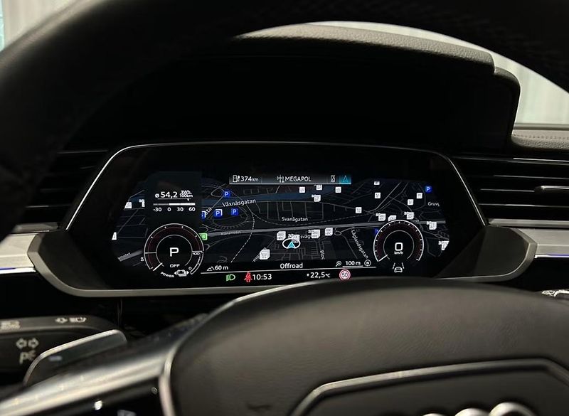 Audi Q8 e-tron 55 Q 360k Pano Tažné 4 zóny - fotka 15 z 19