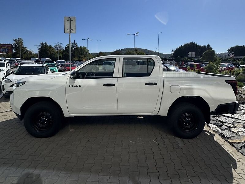 Toyota Hilux 2.8L Diesel 4x4 MHEV 48V AT6 - fotka 8 z 11