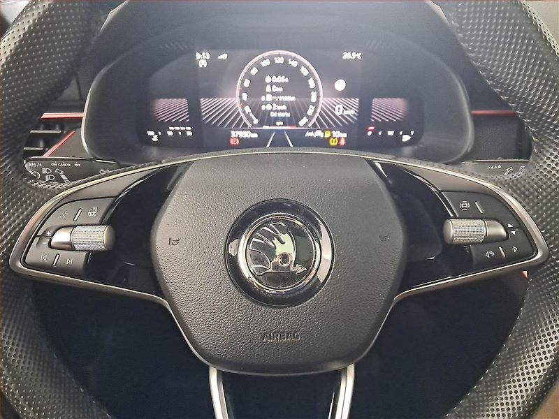 Škoda Kamiq (2024) Drive 1.0 TSI - fotka 16 z 16