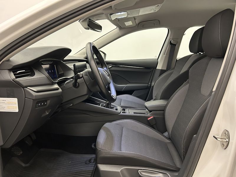 Škoda Octavia 1.5 TSI Ambition - fotka 18 z 26