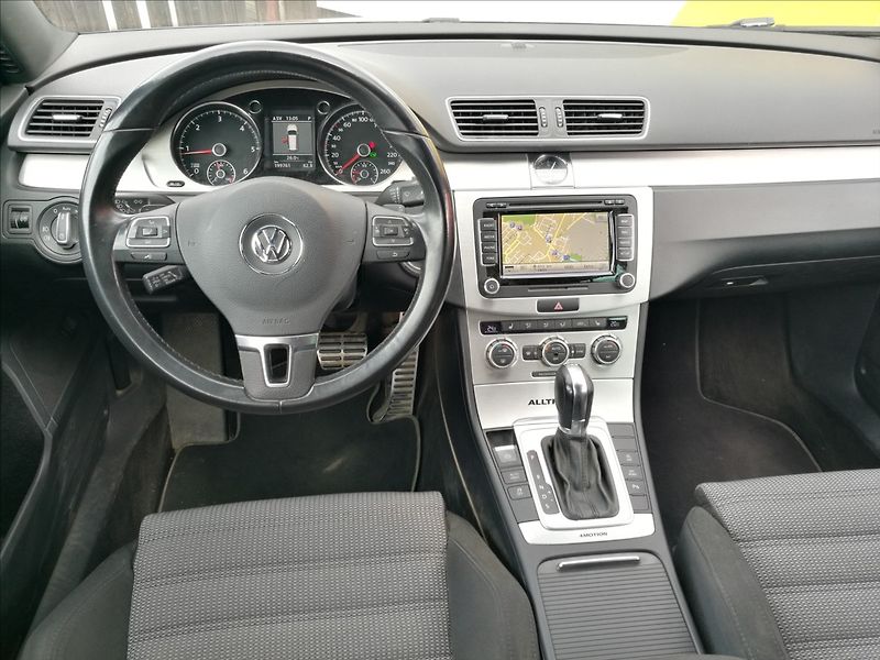 Volkswagen Passat 2,0 TDI Alltrack DSG 4motion - fotka 5 z 20