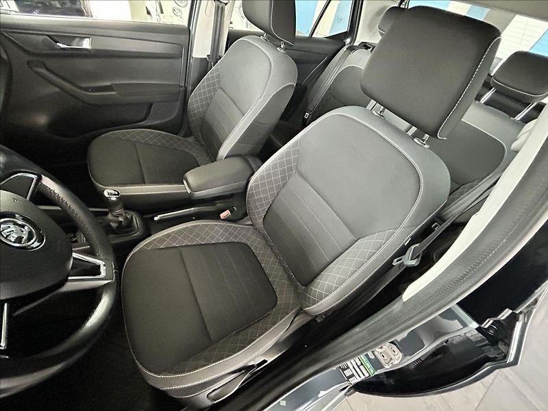 Škoda Fabia 1,0   TSI 70kW,SERVISKA,PŮVOD - fotka 19 z 23