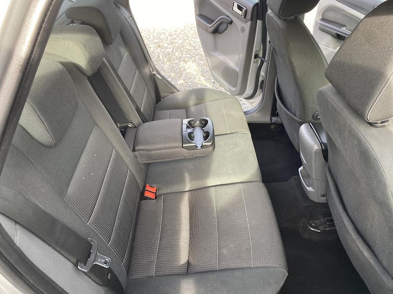 Ford Focus 2.0i 145PS LPG FORD COMBI TOP! - fotka 129 z 170