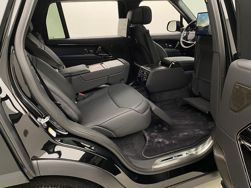 Land Rover Range Rover (2026) SV BLACK P615 LWB  - fotka 33 z 115