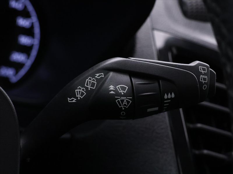 Ford Tourneo Connect 1,5 EcoBlue 88kW CZ DPH - fotka 21 z 38